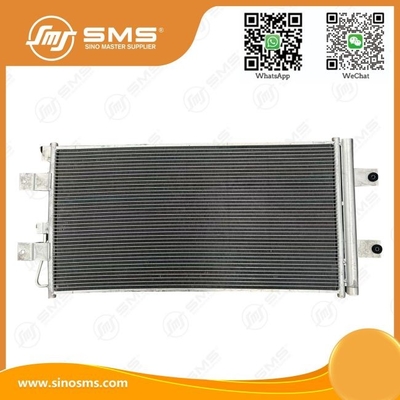 Condensatore CA DZ16251841501 HOWO Parti di autocarri Climatizzatore Radiatore Assemblaggio di condensatore